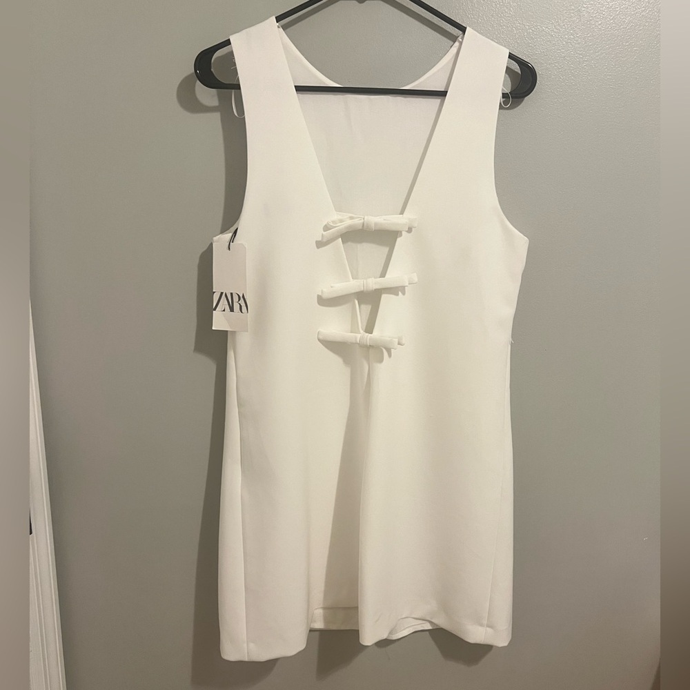 Zara Elegant White Sleeveless Mini Dress